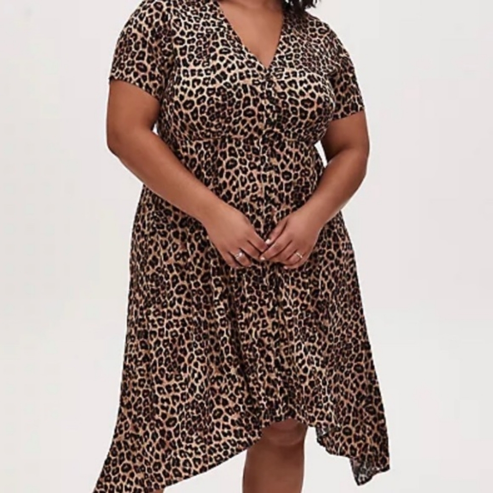 Torrid 2X stretch challis hanky hem shirt dress